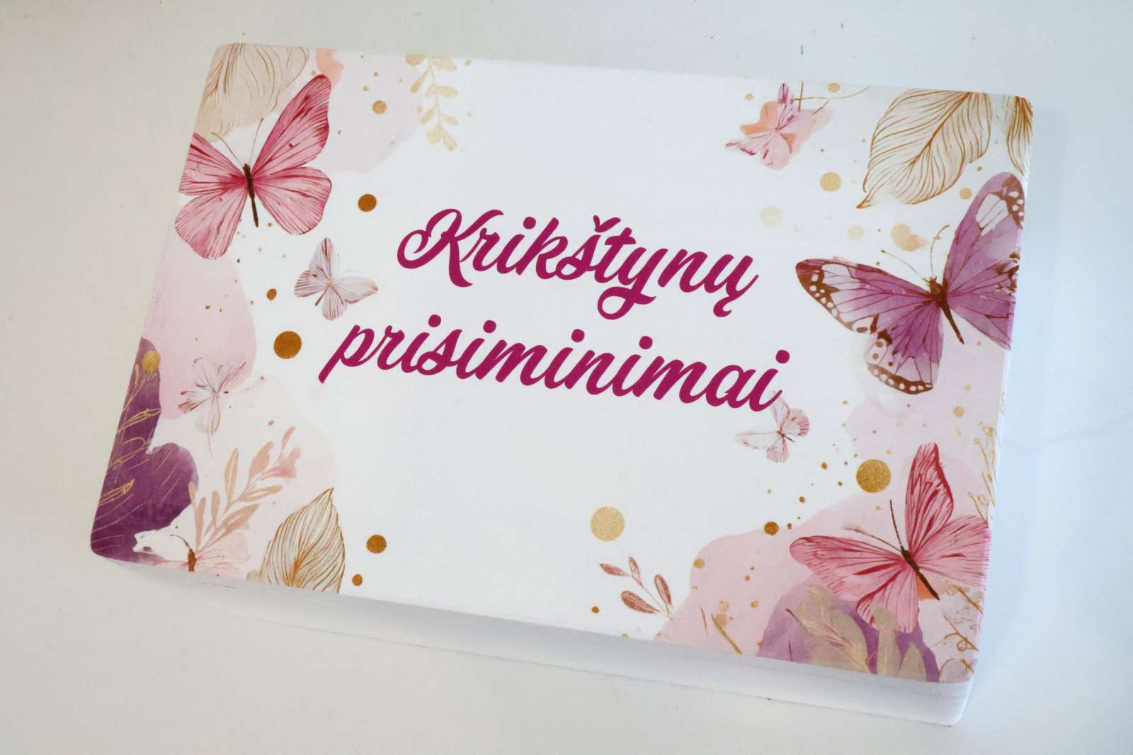 Krikšto dėžė su rausvais drugeliais