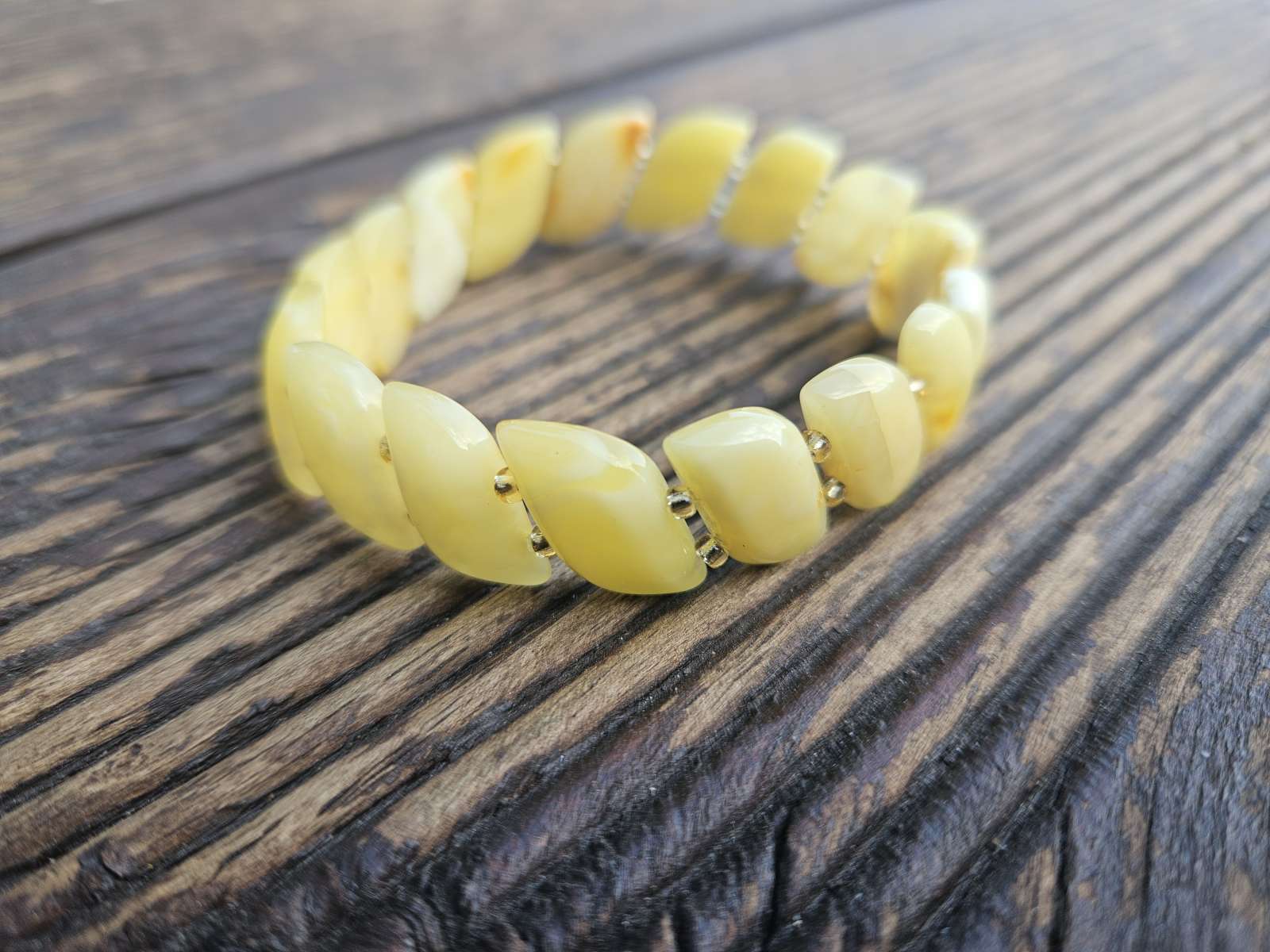 Apyrankė su baltu gintaru kasdienai White amber bracelet