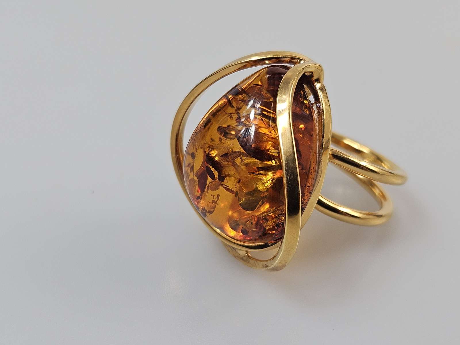 Gintarinis žiedas Amber ring didelis žiedas su gintaru ir auksu