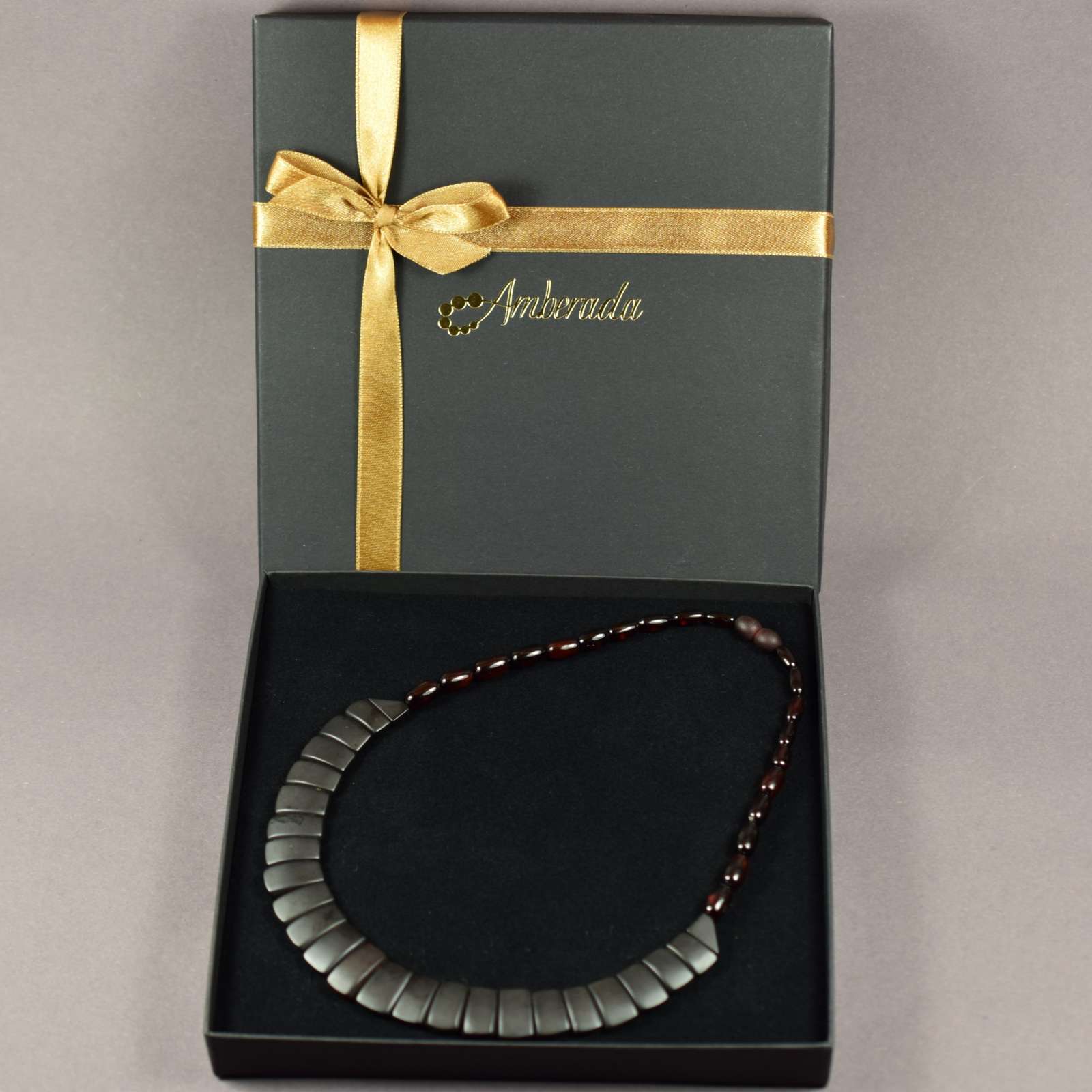 Gintarinė juoda koljė <Šerkšnas>  AN0051