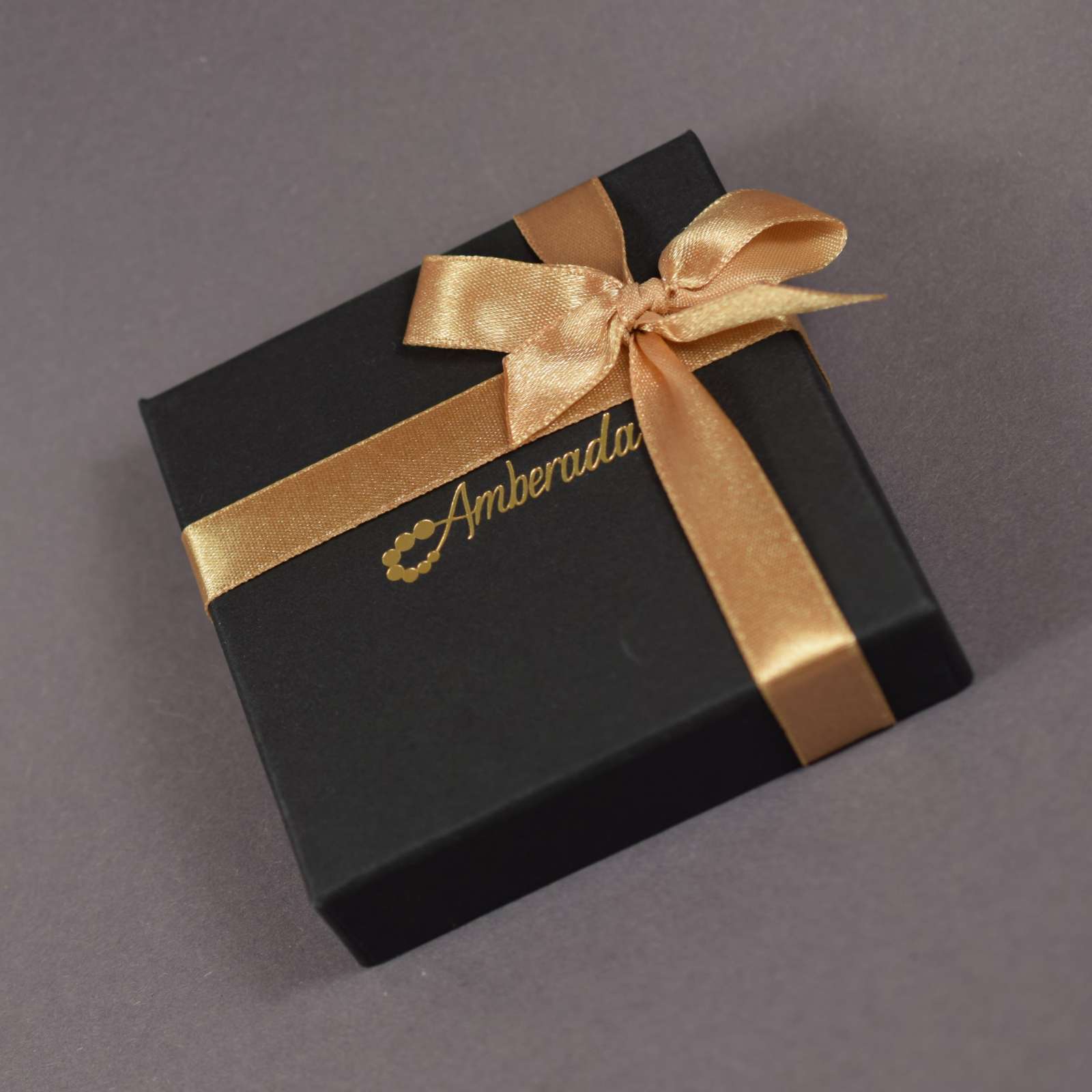 Elegantiškas, gintaro ir wenge medžio pakabukas  AP0082