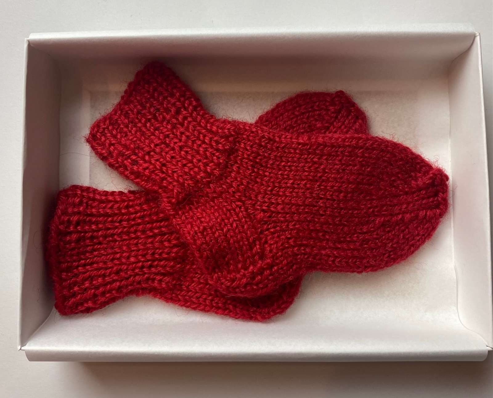 Pirmosios kūdikio kojinaitės (10 cm)