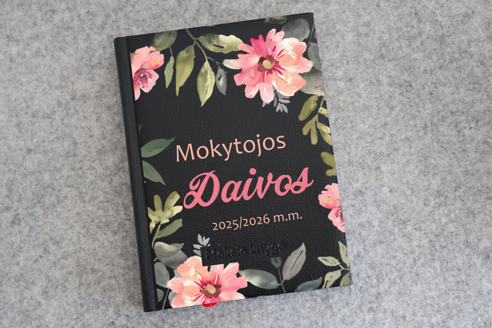 Mokytojo darbo kalendorius 2025–2026 m. su gėlėmis
