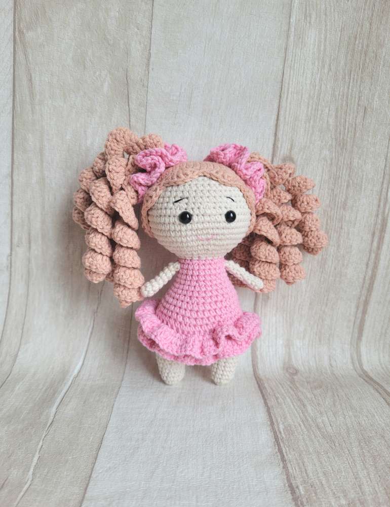 Nerta lėlė. 18 cm ūgio. Dovana mergaitei