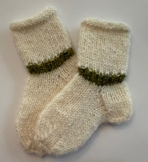Pirmosios kūdikio kojinaitės (10 cm)