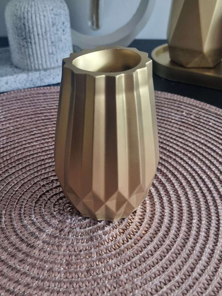 Moderni geometrinė vaza Jūsų namams