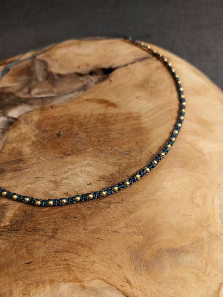 Macrame kaklo papuošalas Macrame kaklo papuošalas
