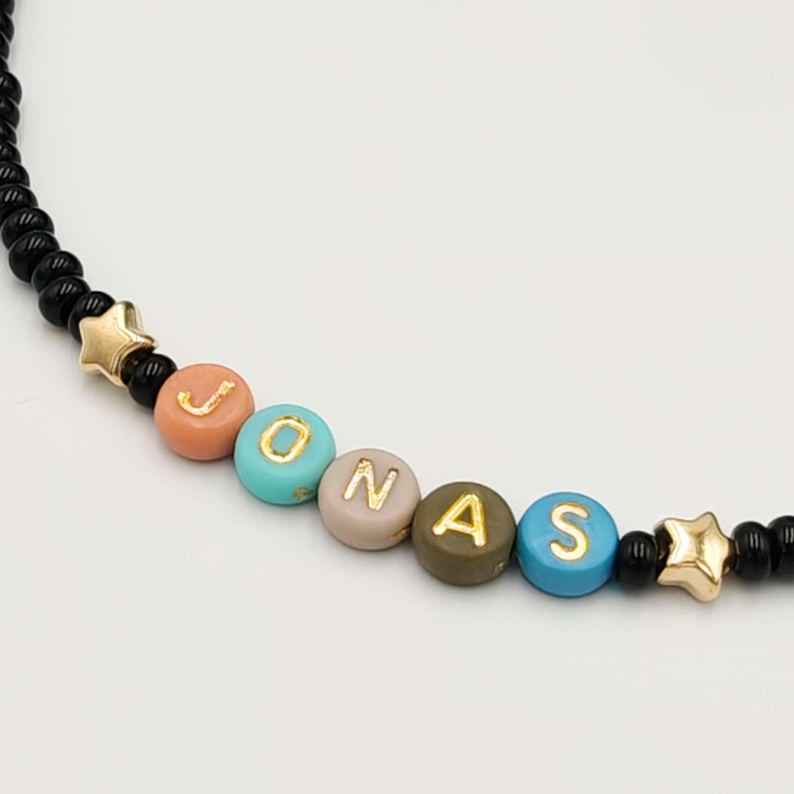 Personalizuotas vardo vėrinys vaikui, juodas Personalizuotas vardo vėrinys vaikui, juodas