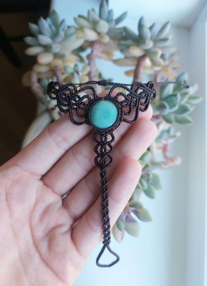 Macrame apyrankė su Amazonitu Macrame apyrankė su Amazonitu