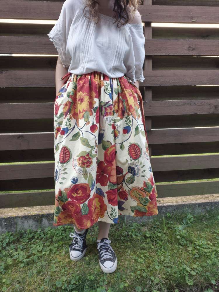 Gėlėtas sijonas Gėlėtas sijonas