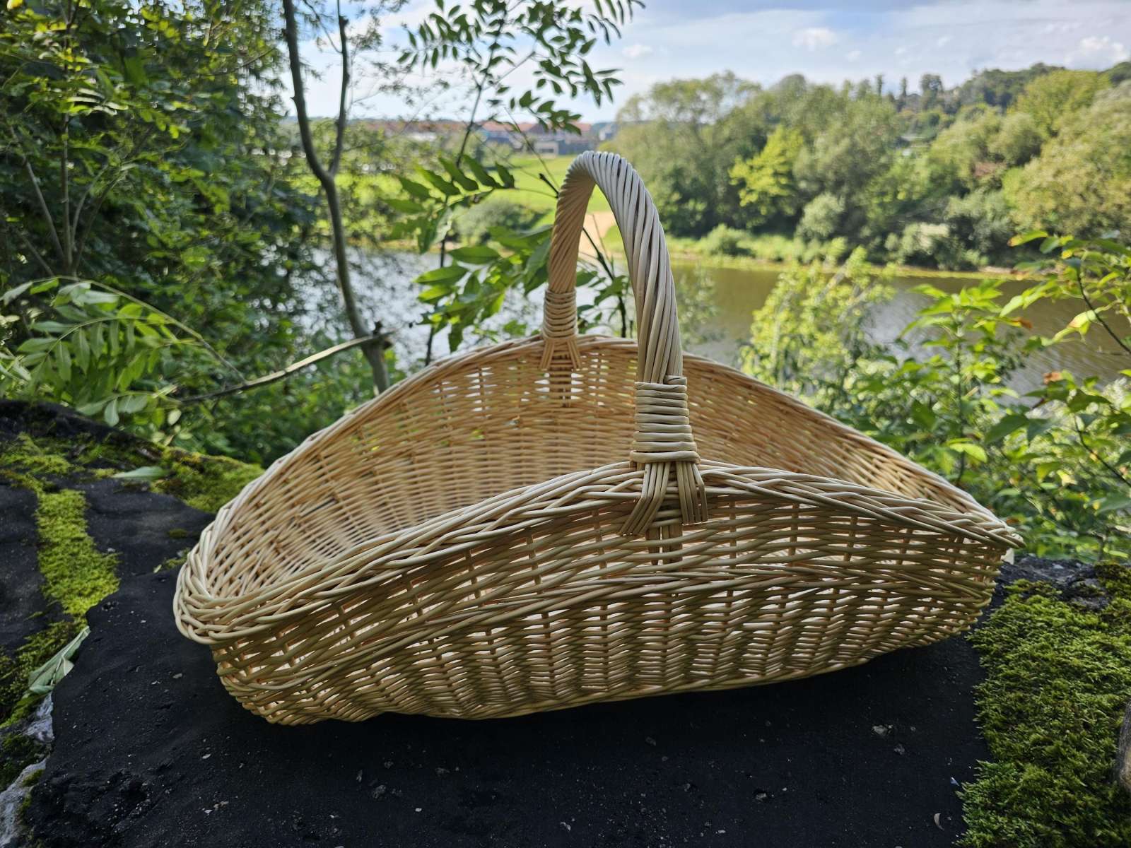 Didelė sodo pintinė, šviesaus pynimo Didelė sodo pintinė, šviesaus pynimo